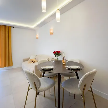 Ideal Sur Le Port - Vip