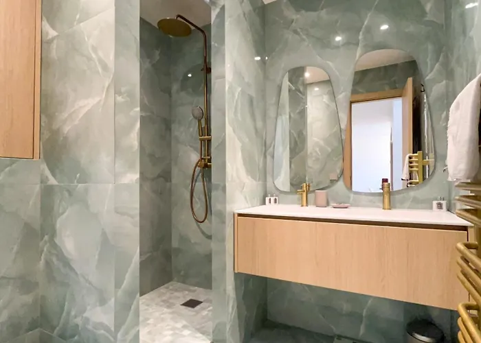 Ideal Sur Le Port - Vip